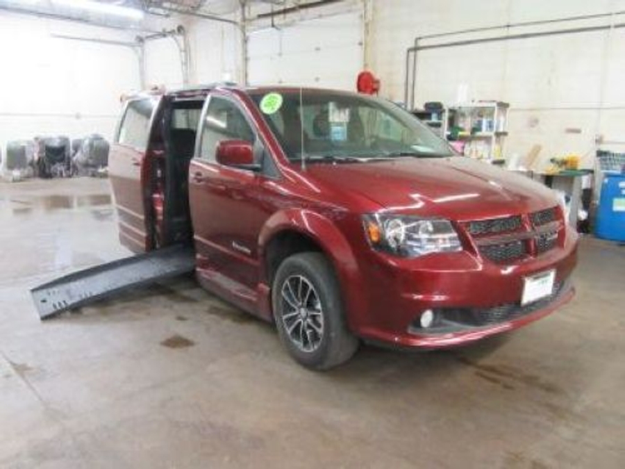2019 Dodge Grand Caravan GT - Photo 2