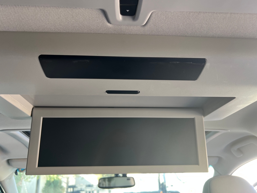 Used 2015 Toyota Sienna Limited - BraunAbility Side Entry Entry In Floor Automatic Ramp