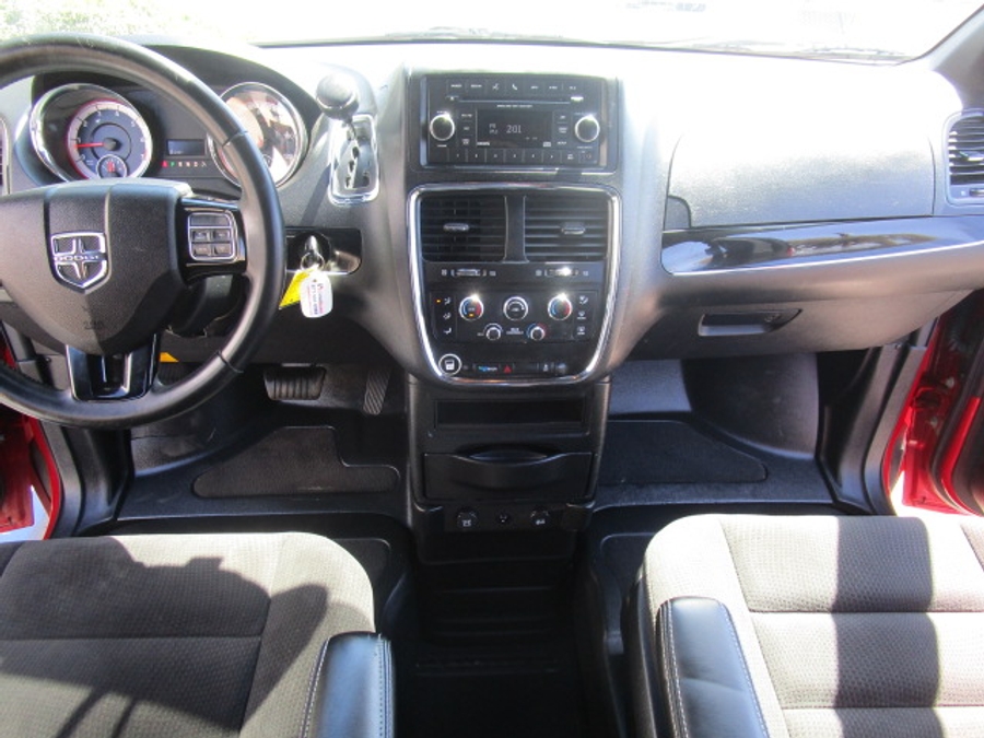 Used 2015 Dodge Grand Caravan SE - BraunAbility Side Entry Entry Fold Out Automatic Ramp