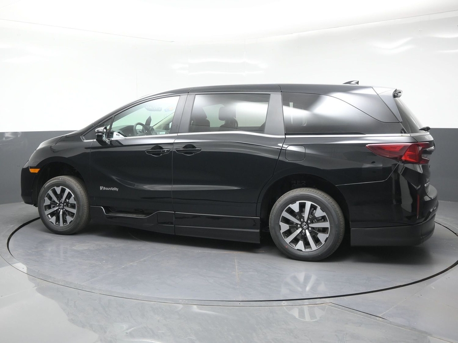 Black Honda Odyssey image number 2
