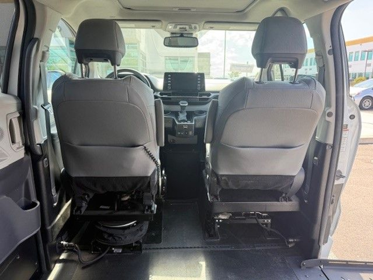 2023 TOYOTA SIENNA - Image 20