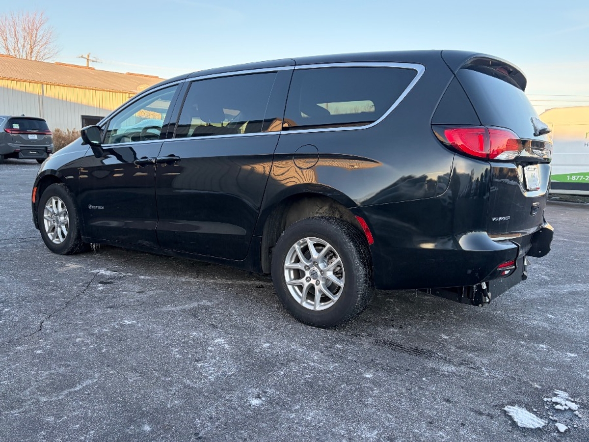 2024 CHRYSLER VOYAGER - Image 6