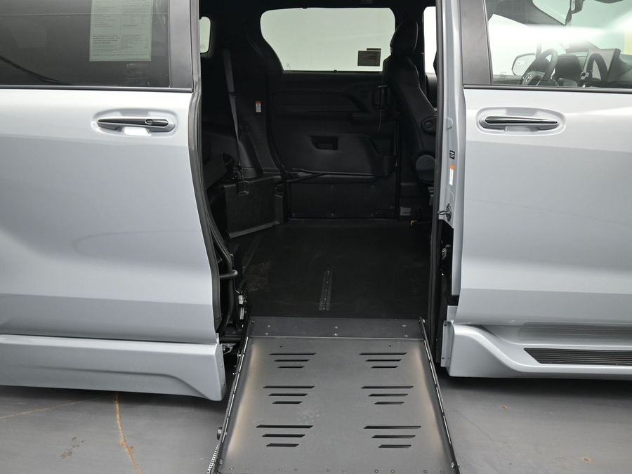 New 2026 Toyota Sienna Hybrid XSE Sport - BraunAbility Side Entry Fold Out Automatic Ramp
