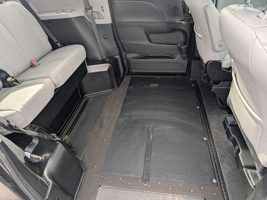 Used 2020 Toyota Sienna Limited - VMI Side Entry Entry In Floor Automatic Ramp