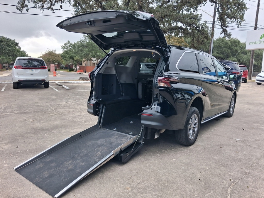 Black Toyota Sienna image number 2