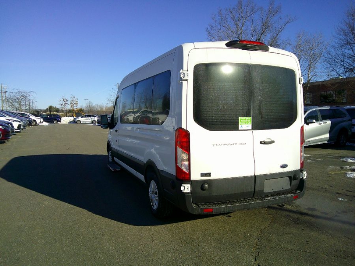 White Ford T350 image number 7