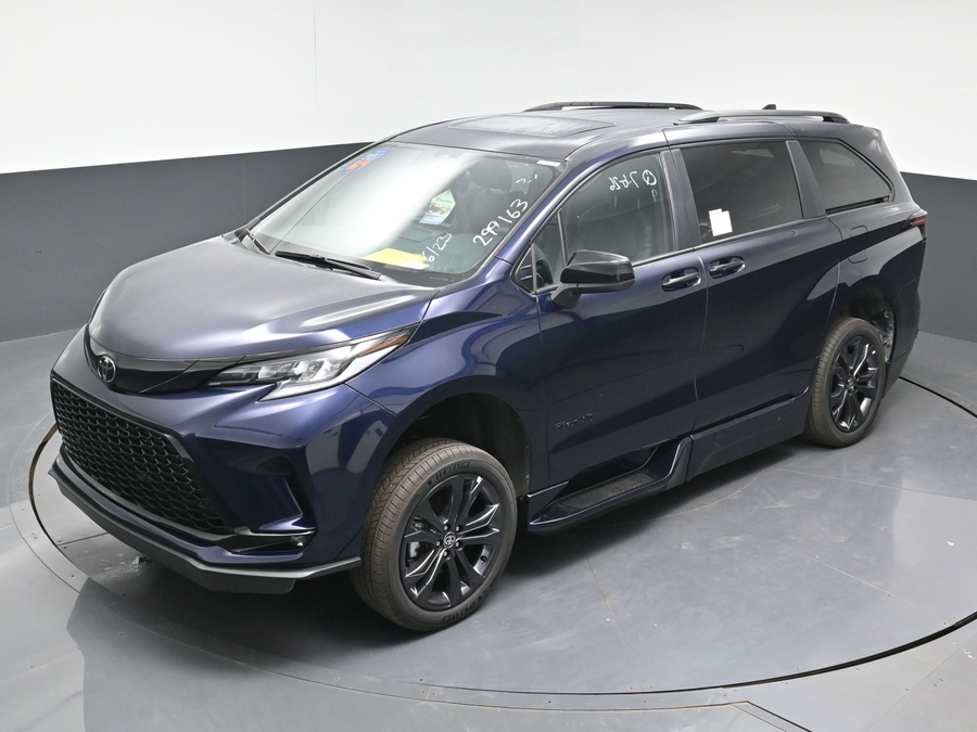 New 2026 Toyota Sienna Hybrid XSE Sport - BraunAbility Side Entry In Floor Automatic Ramp
