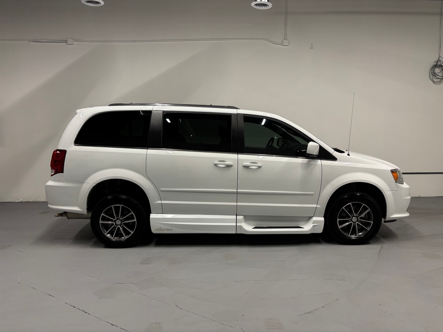Used 2017 Dodge Grand Caravan SXT - VMI Side Entry In Floor Automatic Ramp