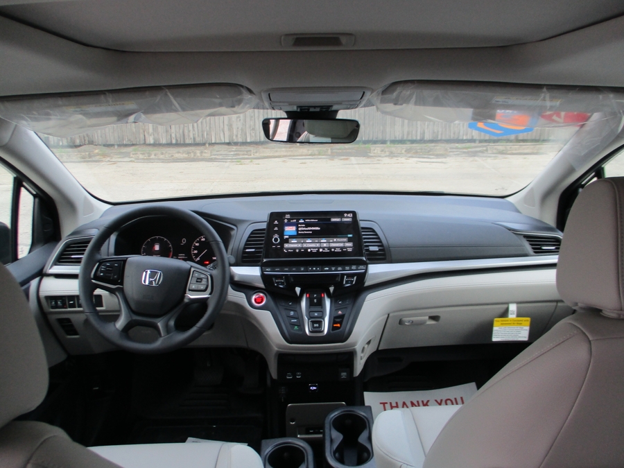 Blue Honda Odyssey image number 13