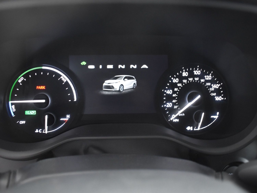New 2025 Toyota Sienna Hybrid XLE Base - BraunAbility Side Entry Entry In Floor Automatic Ramp