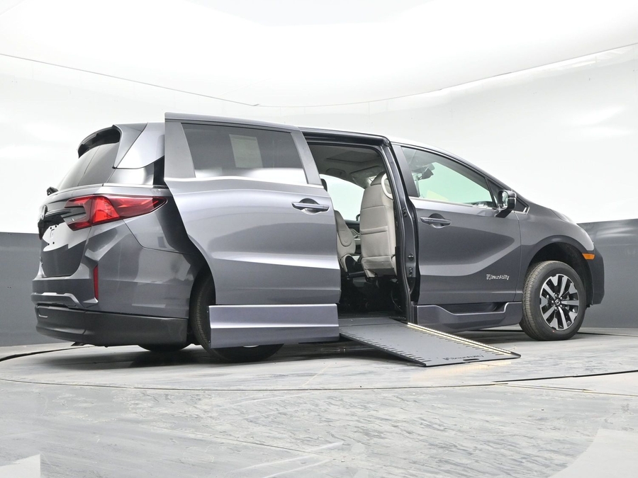 New 2026 Honda Odyssey EX-L - BraunAbility Side Entry Entry In Floor Automatic Ramp