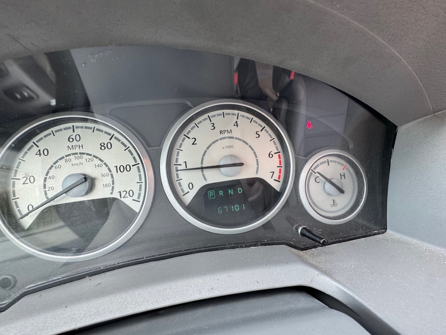 White Chrysler Town and Country image number 8