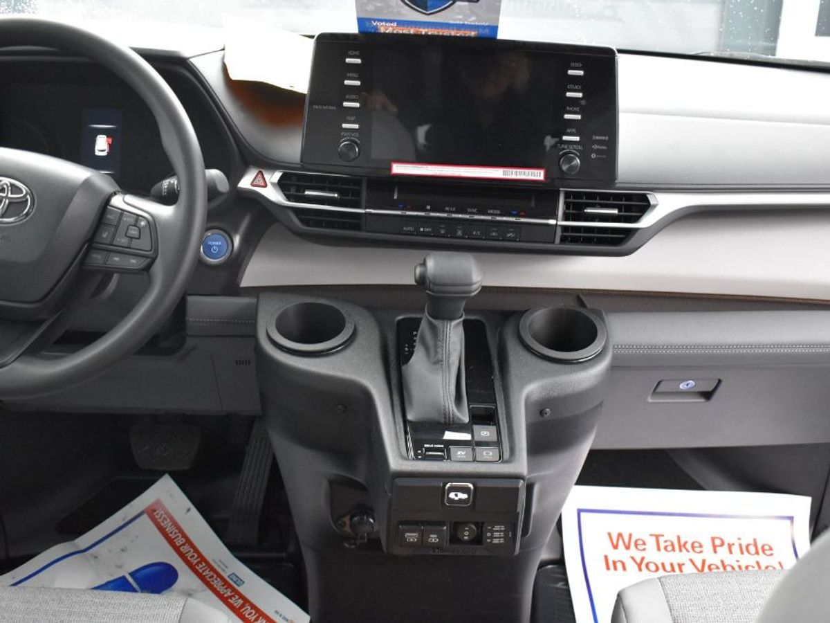 Wheelchair Van New 2024 Toyota Sienna RS207488