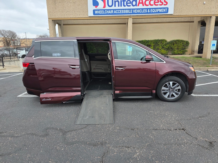 Used 2017 Honda Odyssey Elite - VMI Side Entry Entry In Floor Automatic Ramp