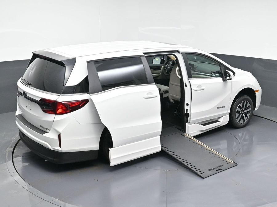 New 2026 Honda Odyssey EX-L - BraunAbility Side Entry Entry In Floor Automatic Ramp