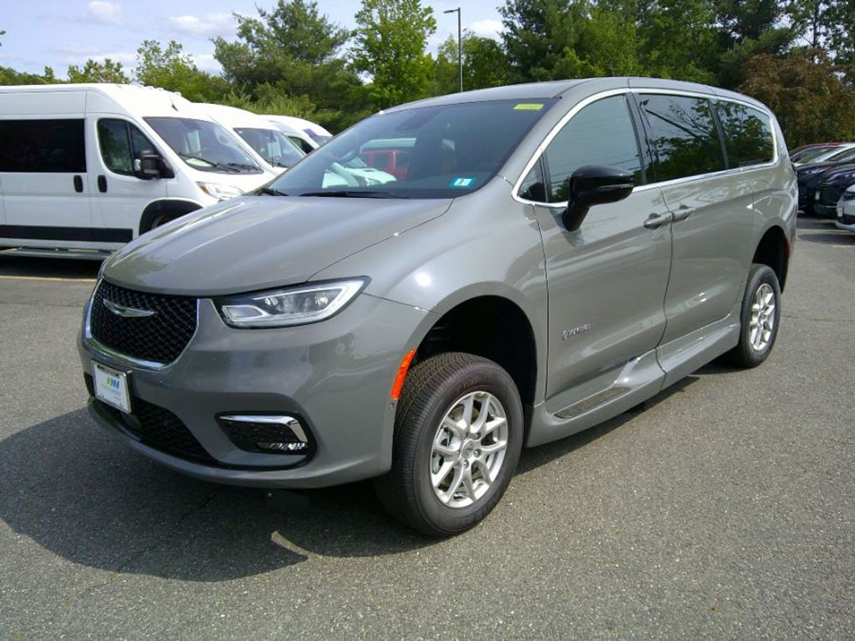 2025 CHRYSLER PACIFICA - Image 6