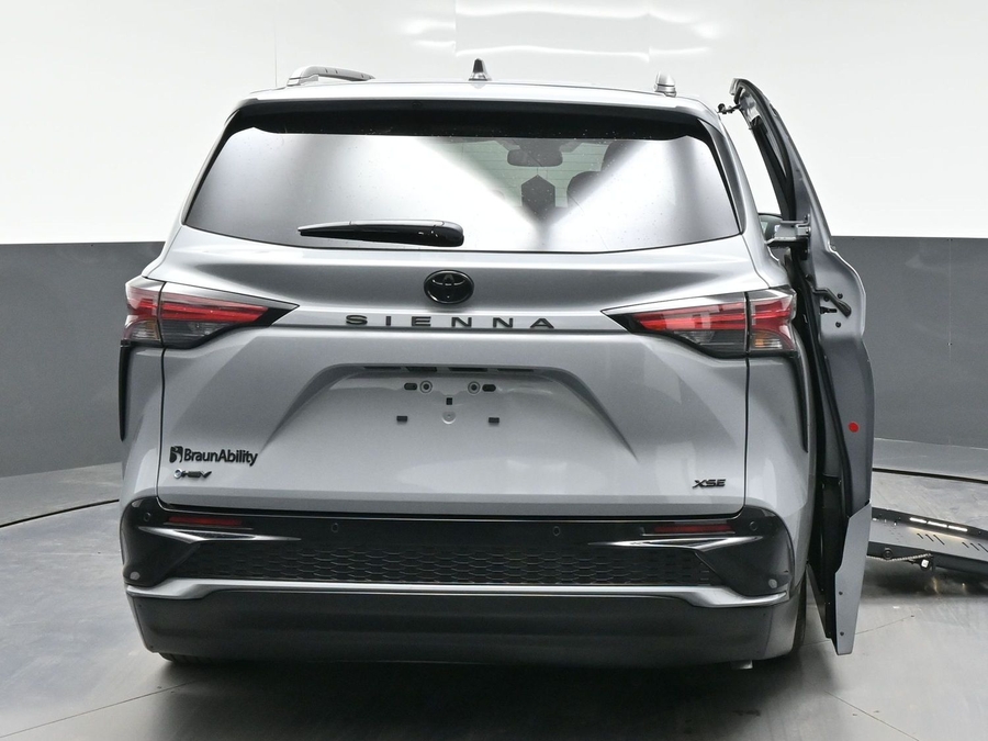 New 2026 Toyota Sienna Hybrid XSE Sport - BraunAbility Side Entry Fold Out Automatic Ramp