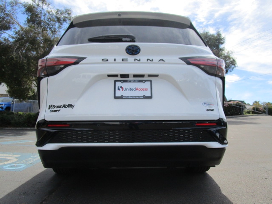 New 2025 Toyota Sienna Hybrid XSE Sport - BraunAbility Side Entry Entry Fold Out Automatic Ramp