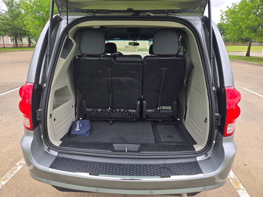 Used 2017 Dodge Grand Caravan SXT - BraunAbility Side Entry Entry In Floor Automatic Ramp
