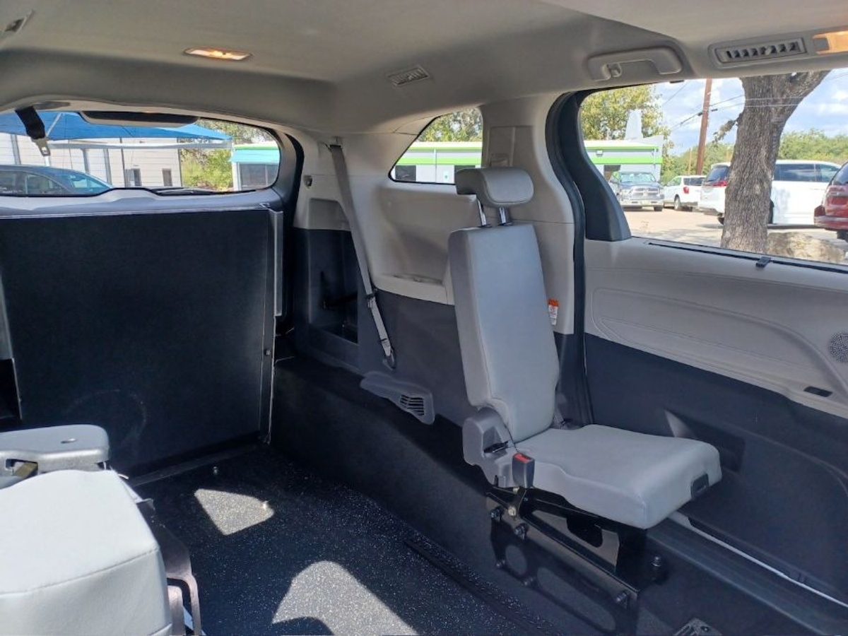 2024 TOYOTA SIENNA - Image 18