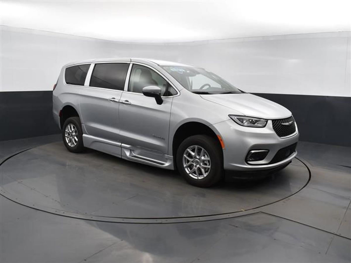 2023 CHRYSLER PACIFICA - Image 3