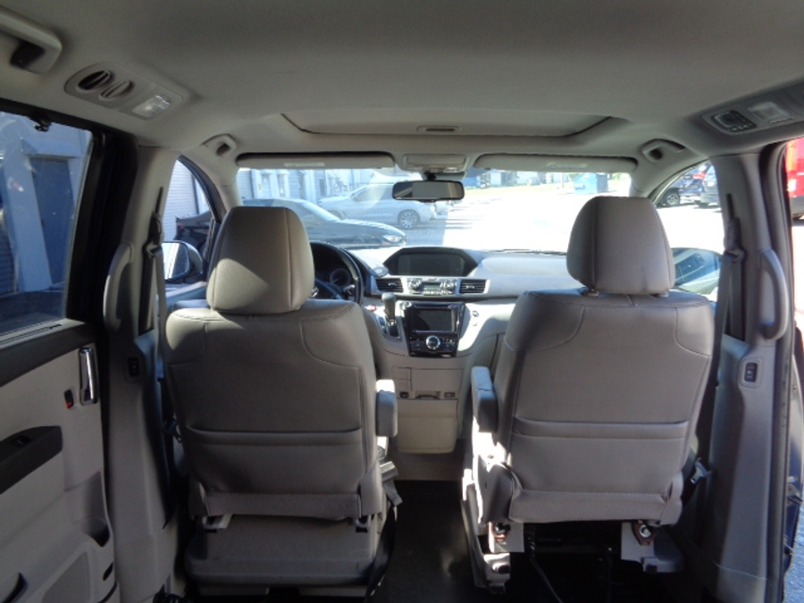 Used 2016 Honda Odyssey EX-L - BraunAbility Side Entry Entry Fold Out Automatic Ramp