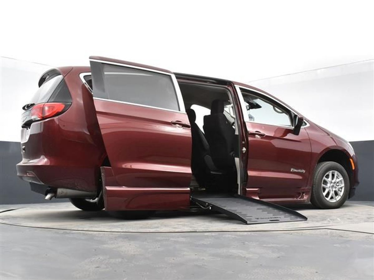 2023 CHRYSLER VOYAGER - Image 7