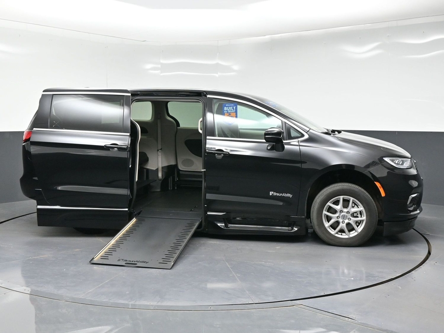 Used 2024 Chrysler Pacifica Touring L - BraunAbility Side Entry In Floor Automatic Ramp