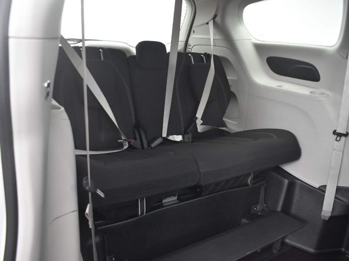 2023 CHRYSLER VOYAGER - Image 10