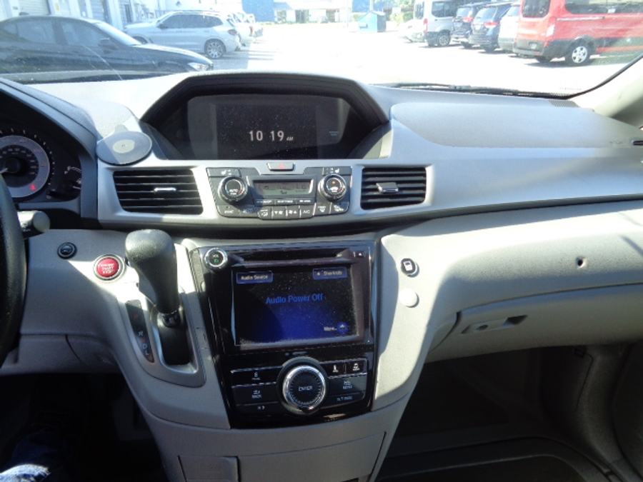 Used 2016 Honda Odyssey EX-L - BraunAbility Side Entry Entry Fold Out Automatic Ramp