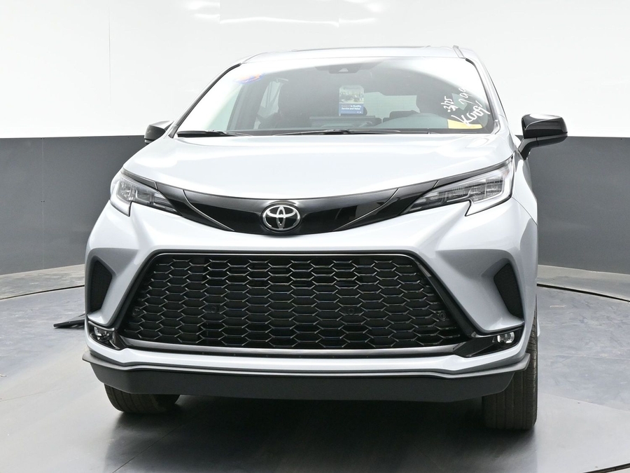 New 2026 Toyota Sienna Hybrid XSE Sport - BraunAbility Side Entry Entry In Floor Automatic Ramp