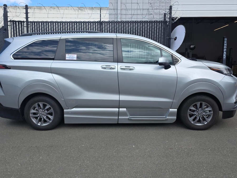 Used 2022 Toyota Sienna Hybrid XLE - VMI Side Entry Entry In Floor Automatic Ramp