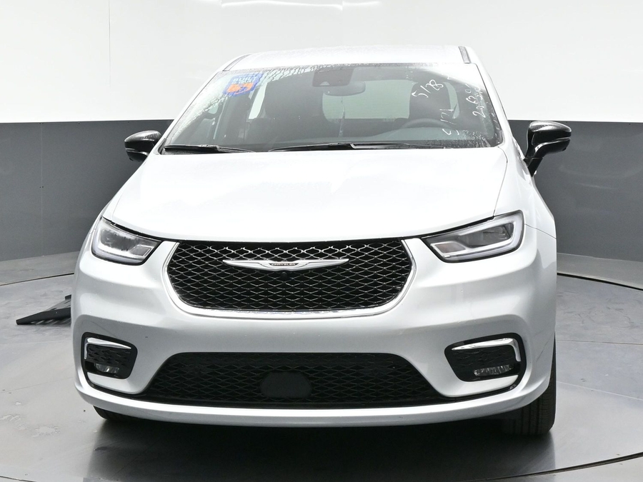 New 2026 Chrysler Pacifica Select - BraunAbility Side Entry Fold Out Automatic Ramp