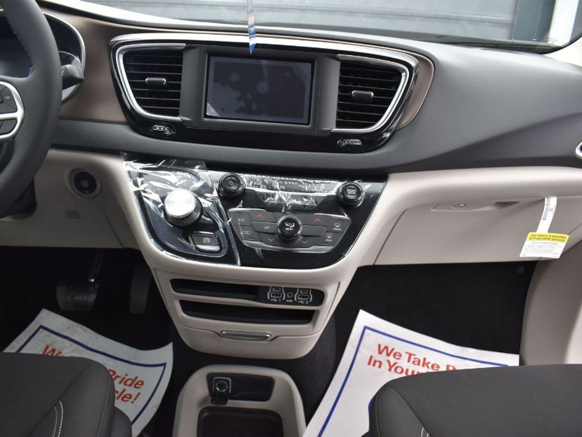 2023 CHRYSLER VOYAGER - Image 17