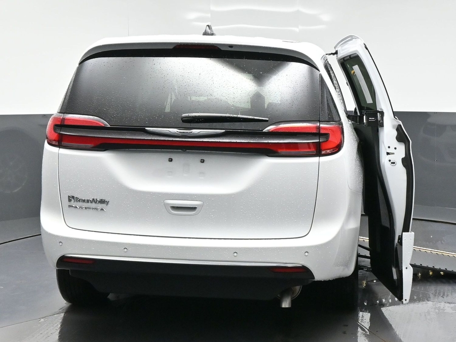 Used 2025 Chrysler Pacifica Select Safety - BraunAbility Side Entry In Floor Automatic Ramp