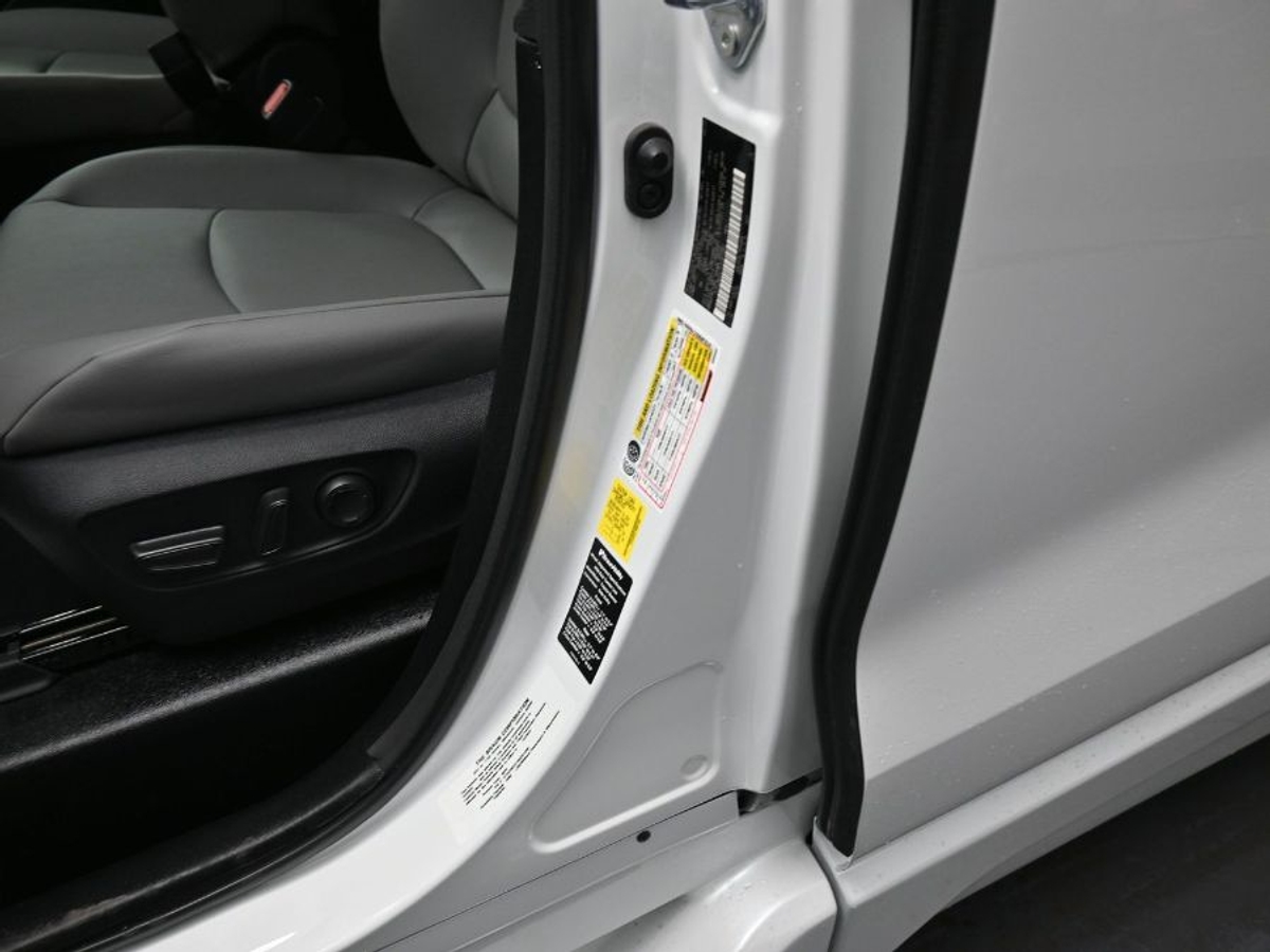 2025 TOYOTA SIENNA - Image 18