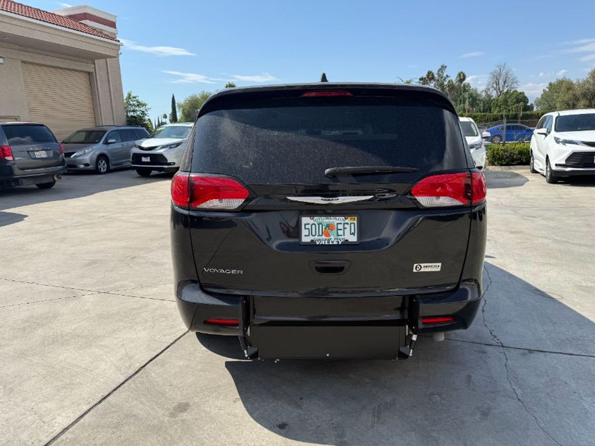 2024 CHRYSLER VOYAGER - Image 6