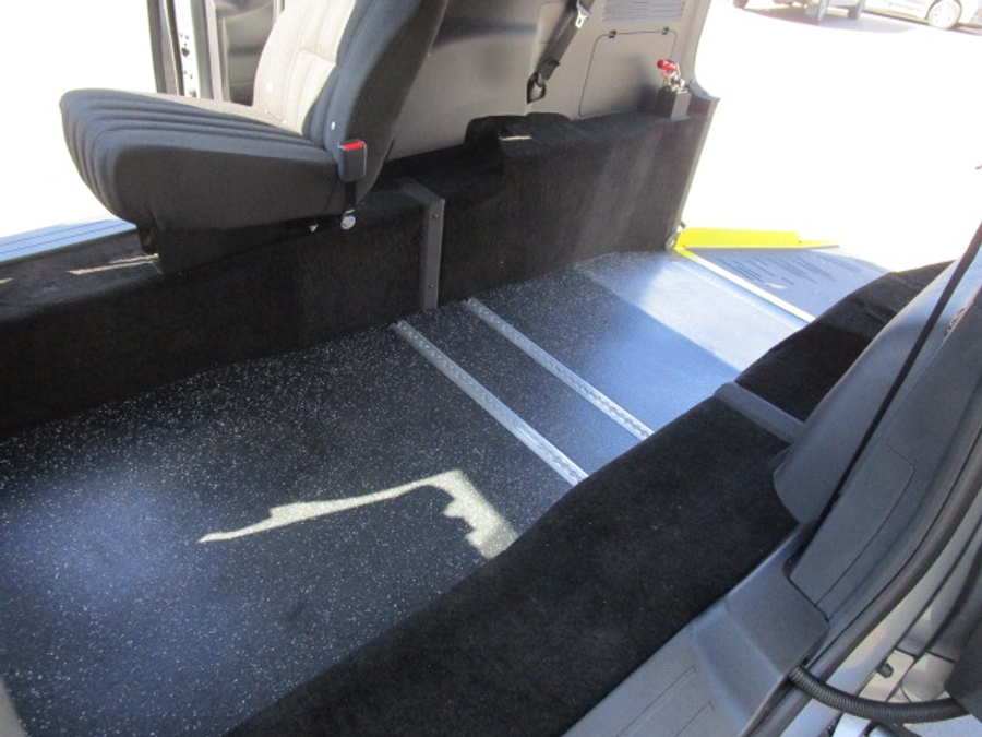 New 2026 Toyota Sienna Hybrid LE - Vantage Mobility Commercial Rear Entry Entry Fold Out Manual Ramp