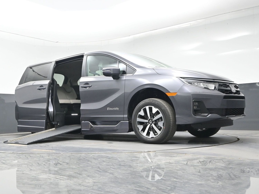 Grey Honda Odyssey image number 13