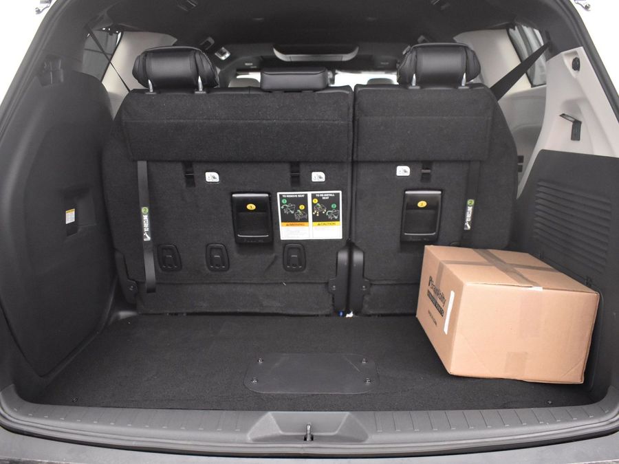 New 2025 Toyota Sienna Hybrid Platinum - BraunAbility Side Entry Entry Fold Out Automatic Ramp