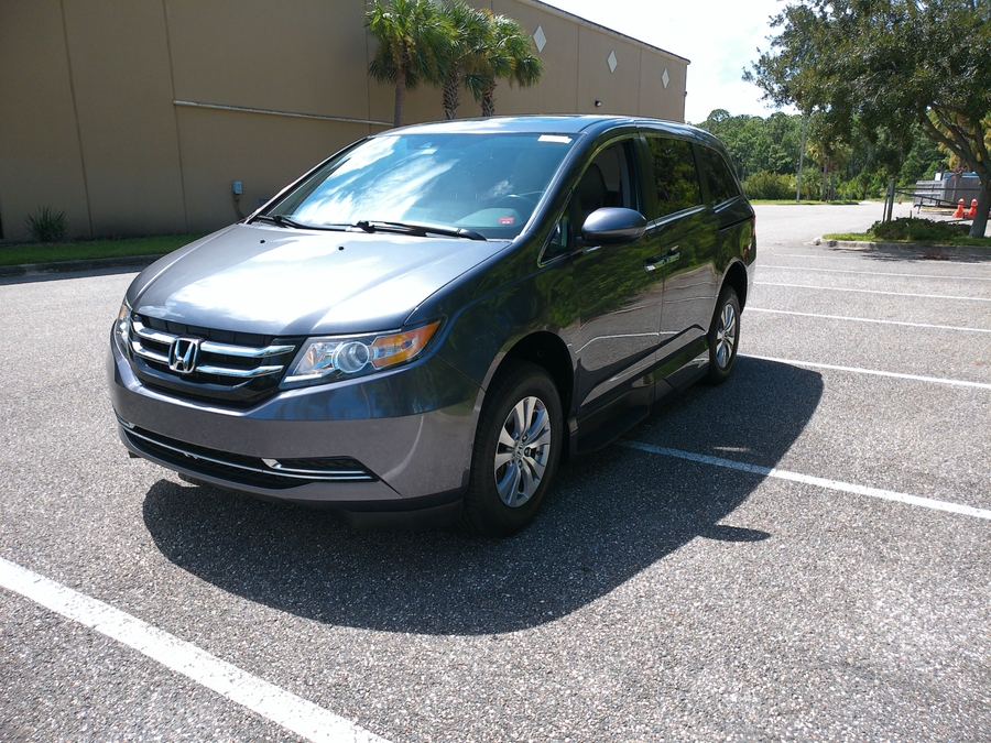 Grey Honda Odyssey with Side Entry Automatic In Floor ramp