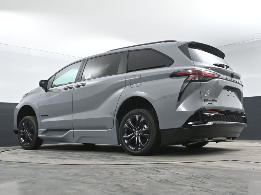 New 2026 Toyota Sienna Hybrid XSE Sport - BraunAbility Side Entry Entry In Floor Automatic Ramp