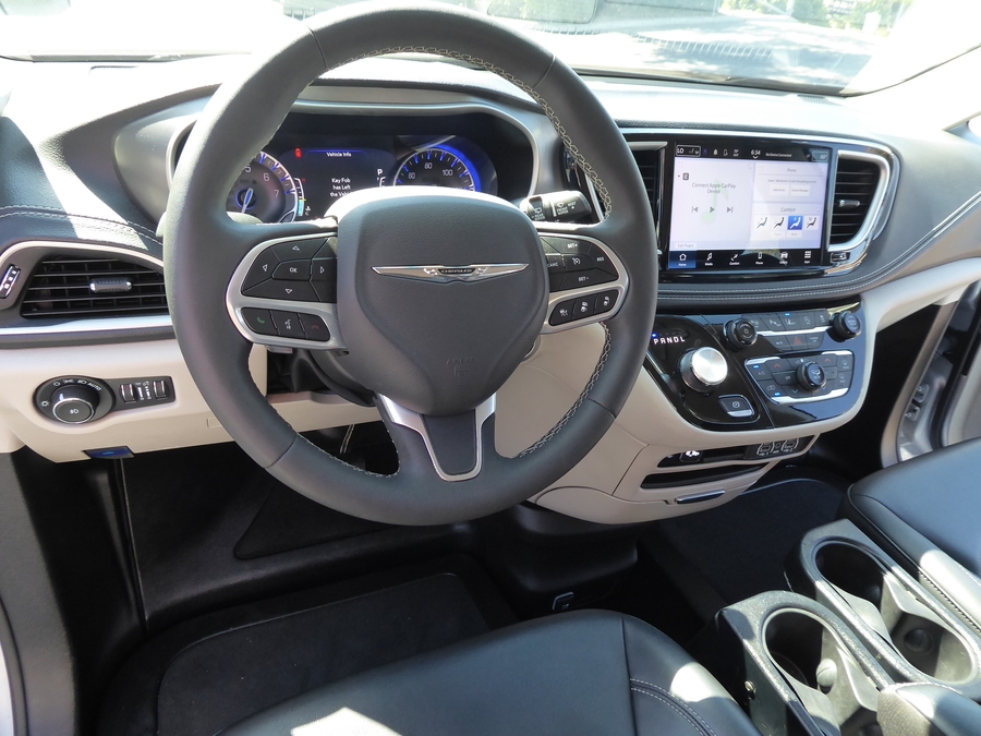 2023 Chrysler Pacifica Touring L - Photo 20