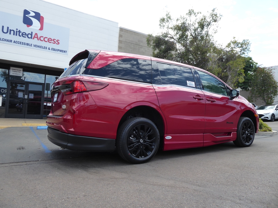 New 2026 Honda Odyssey Sport - BraunAbility Side Entry In Floor Automatic Ramp