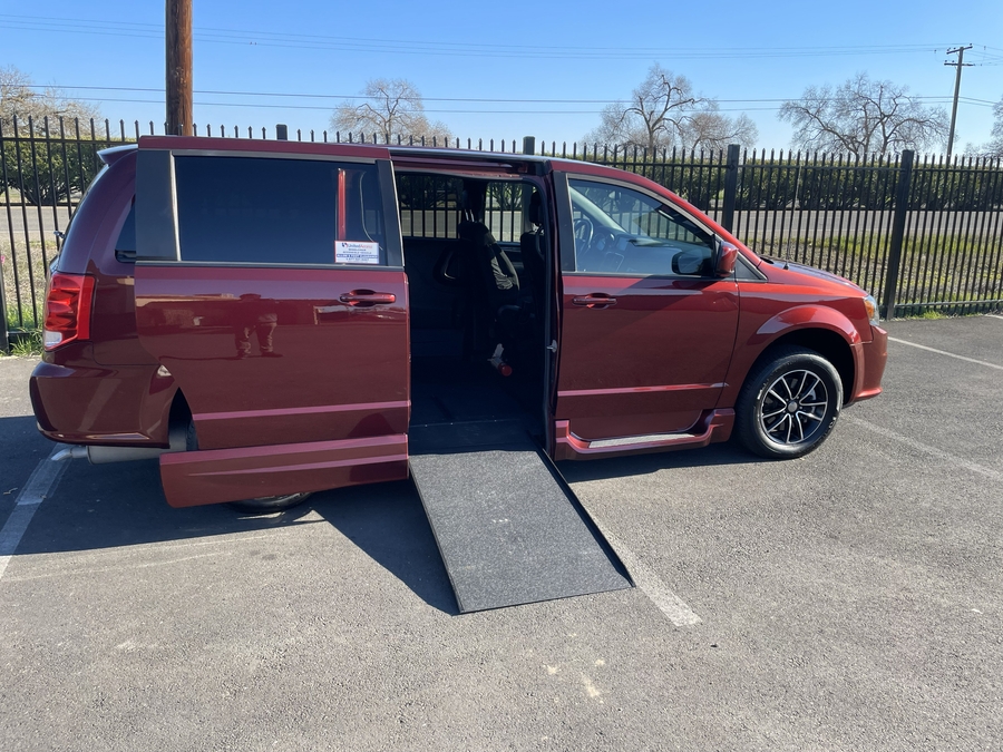 Used 2019 Dodge Grand Caravan SE - VMI Side Entry Entry In Floor Automatic Ramp