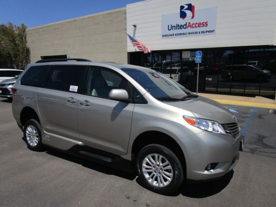 Used 2016 Toyota Sienna XLE Base - VMI Side Entry Entry In Floor Automatic Ramp