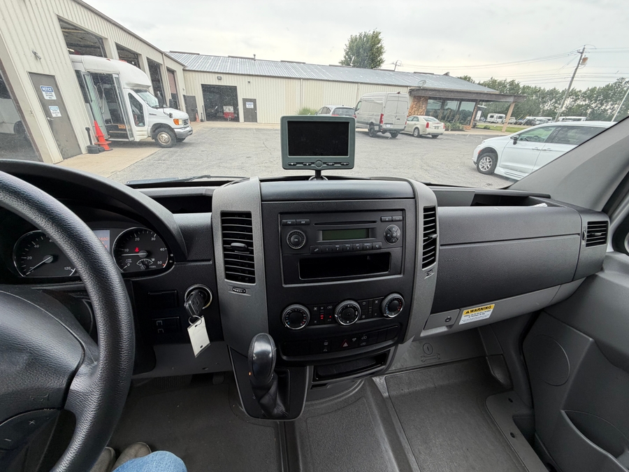  Mercedes-Benz Sprinter image number 17