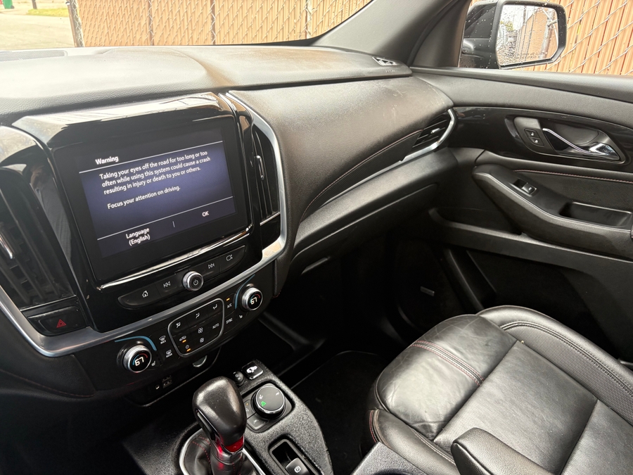 Black Chevrolet Traverse image number 9