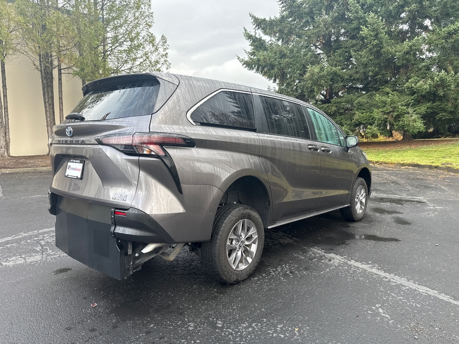 Used 2023 Toyota Sienna Hybrid LE - Vantage Mobility Rear Entry Entry Fold Out Manual Ramp