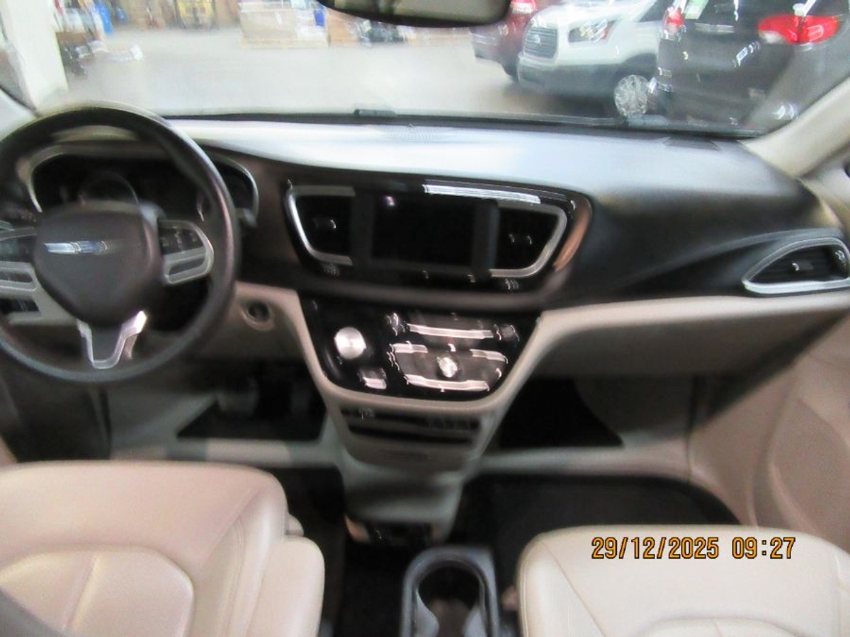 2021 CHRYSLER VOYAGER - Image 2